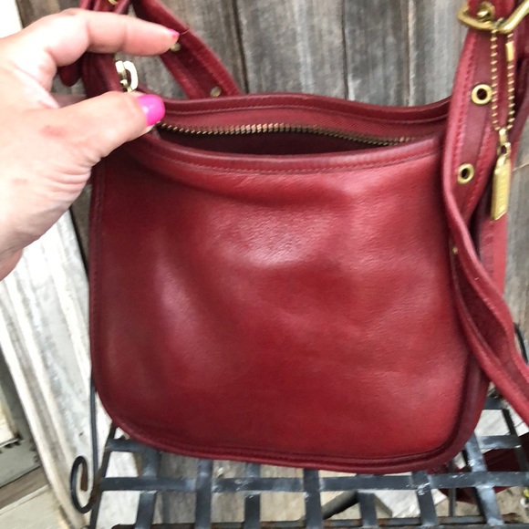Beautiful ,Vintage Red Leather Coach Crossbody - Picture 2 of 8